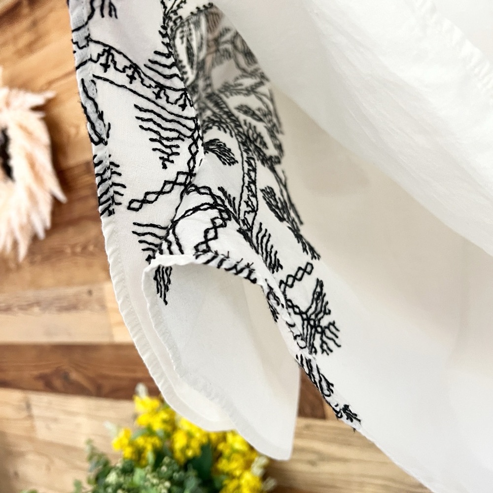 Zara Embroidered Lace Trim Butterfly Wing Linen Blend Top Large - Picture 5 of 6